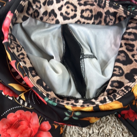 Onzie 7/8 Legging Floral Multi Colored Black Size Small Medium - Picture 11 of 12